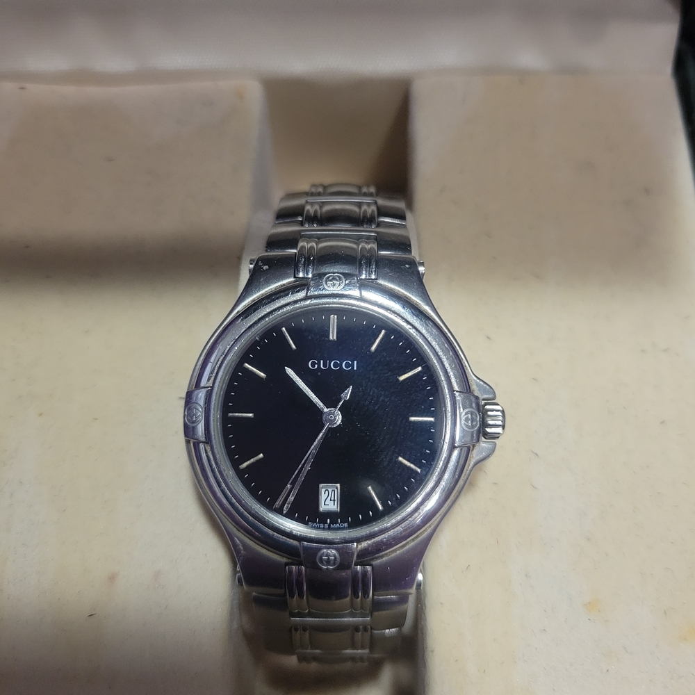 Gucci Stainless Steel Black Dial Timepiece - Picture 2 of 4